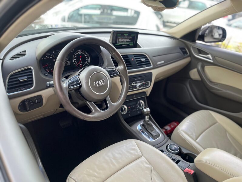 
								Q3 QUATTRO 2.0 TFSI S-TRONIC full									