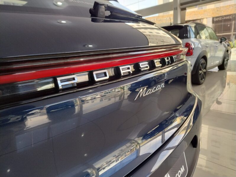 
								MACAN 2.0 TURBO full									