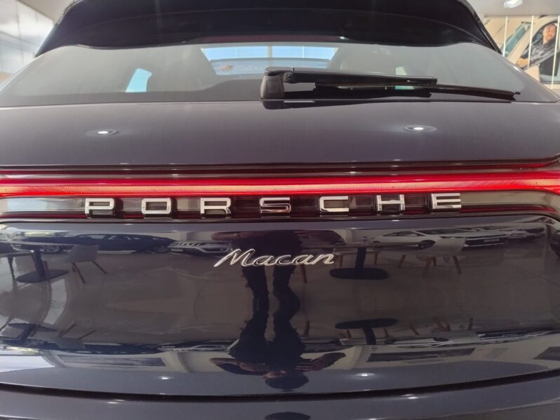 
								MACAN 2.0 TURBO full									