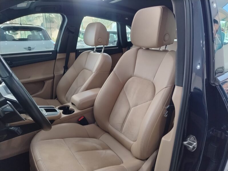 
								MACAN 2.0 TURBO full									