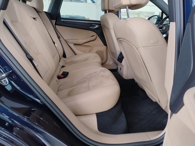 
								MACAN 2.0 TURBO full									