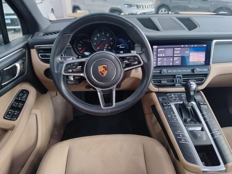 
								MACAN 2.0 TURBO full									