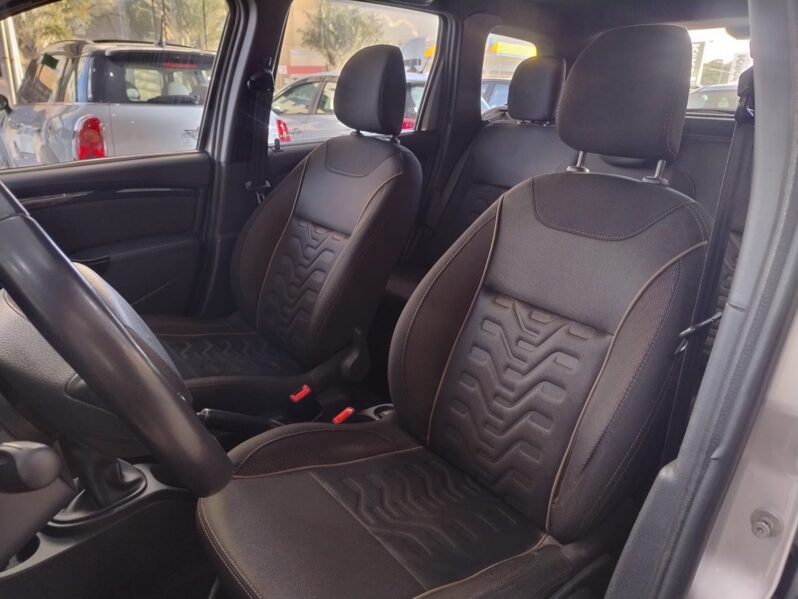 
								DUSTER 1.6 DYNAMIQUE 4X2 16V FLEX 4P AUT full									