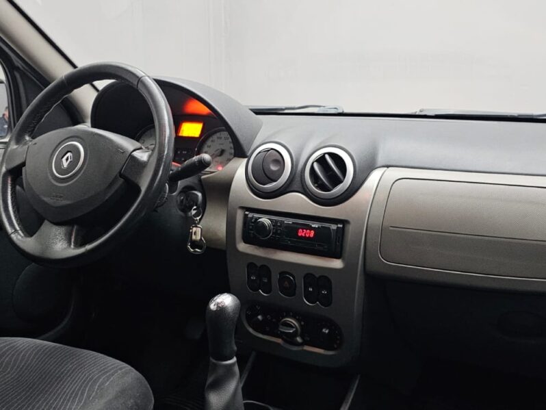 
								SANDERO 1.6 PRIVILEGE MANUAL full									