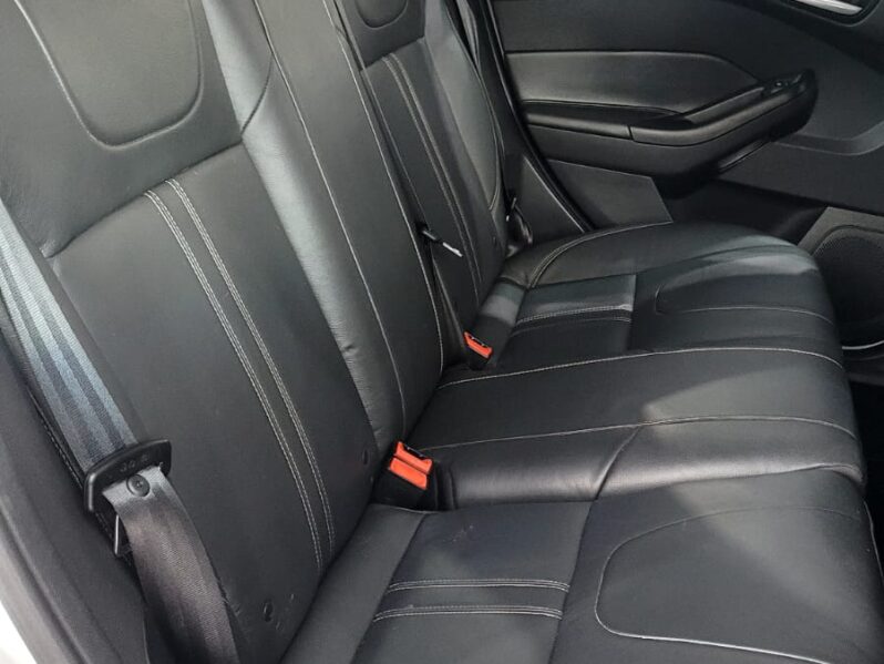 
								FOCUS 1.6 SE POWERSHIFT full									