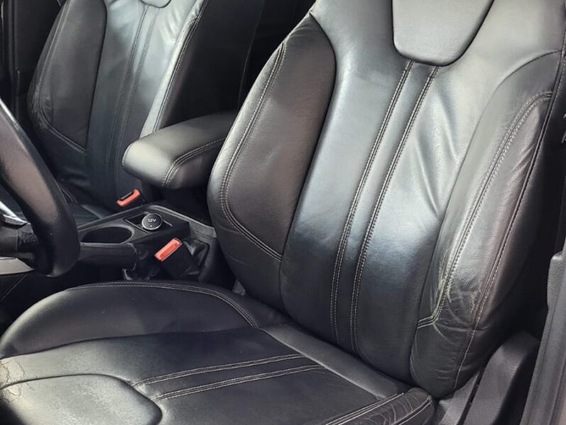 
								FOCUS 1.6 SE POWERSHIFT full									