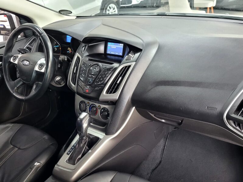 
								FOCUS 1.6 SE POWERSHIFT full									