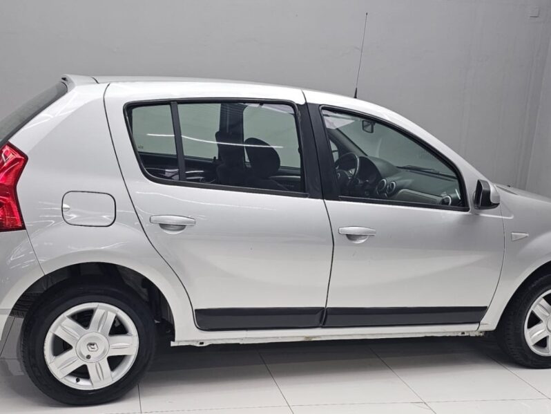 
								SANDERO 1.6 PRIVILEGE MANUAL full									