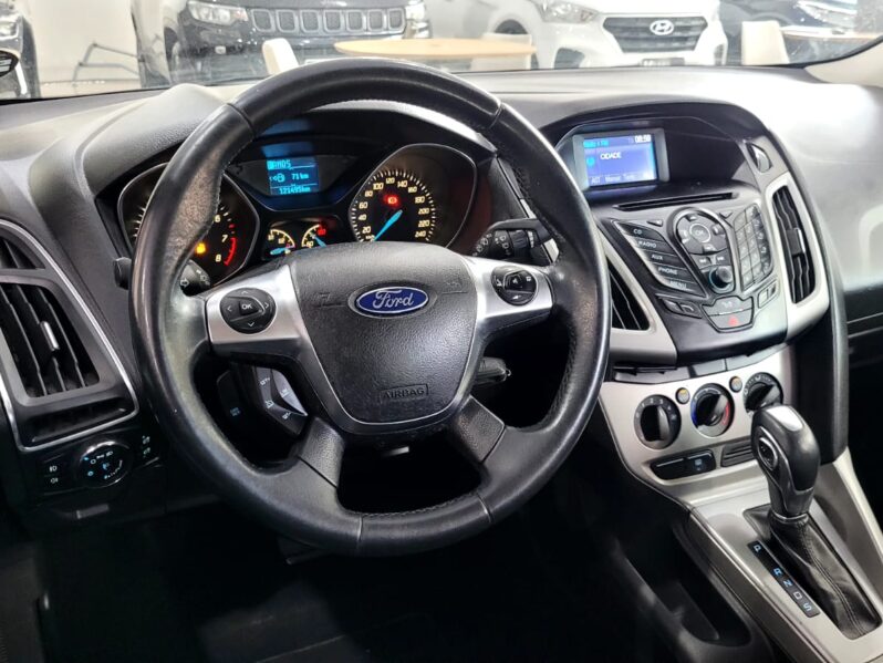 
								FOCUS 1.6 SE POWERSHIFT full									
