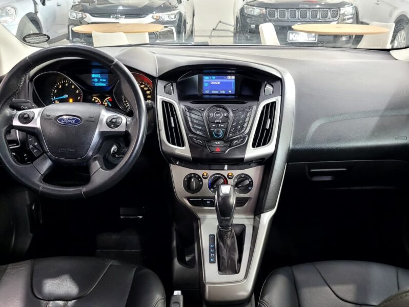 
								FOCUS 1.6 SE POWERSHIFT full									