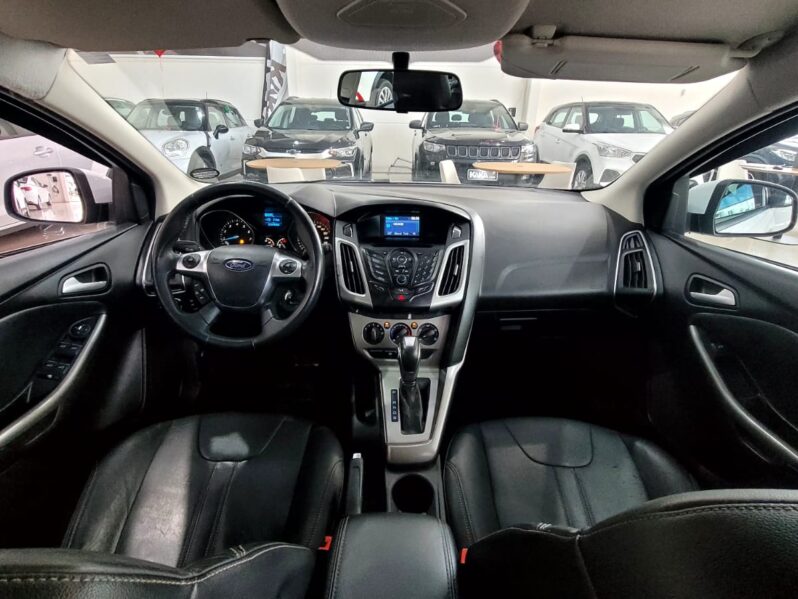 
								FOCUS 1.6 SE POWERSHIFT full									